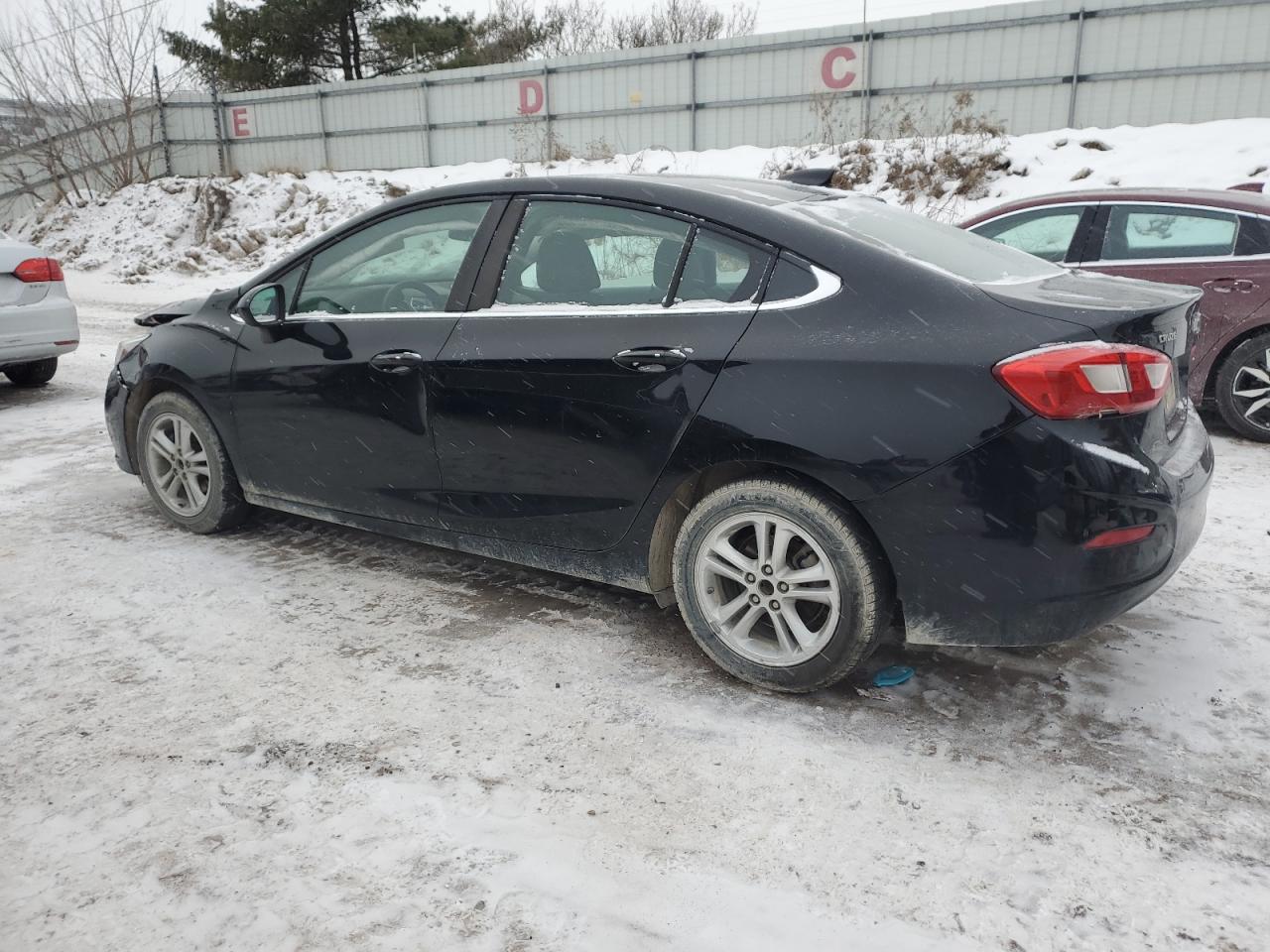 2018 Chevrolet Cruze - Image 2