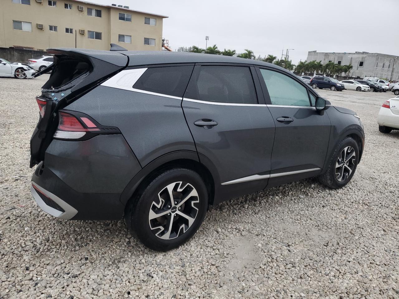 2024 Kia Sportage - Image 3