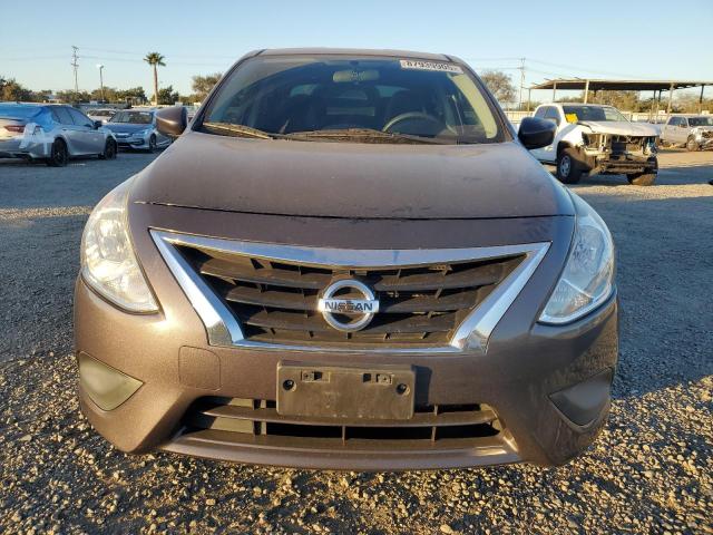  NISSAN VERSA 2015 Сірий