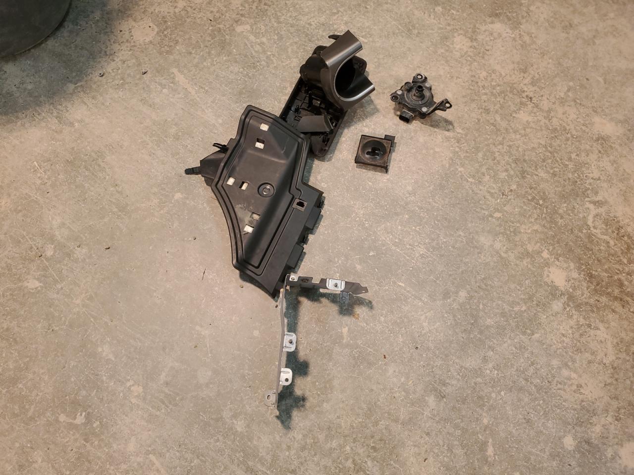 2012 Toyota Prius - Image 12