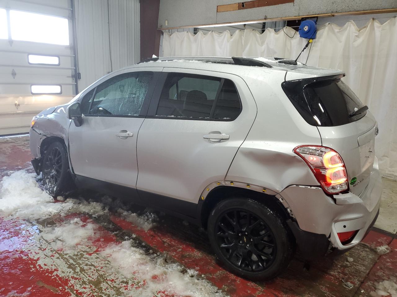 2021 Chevrolet Trax - Image 2