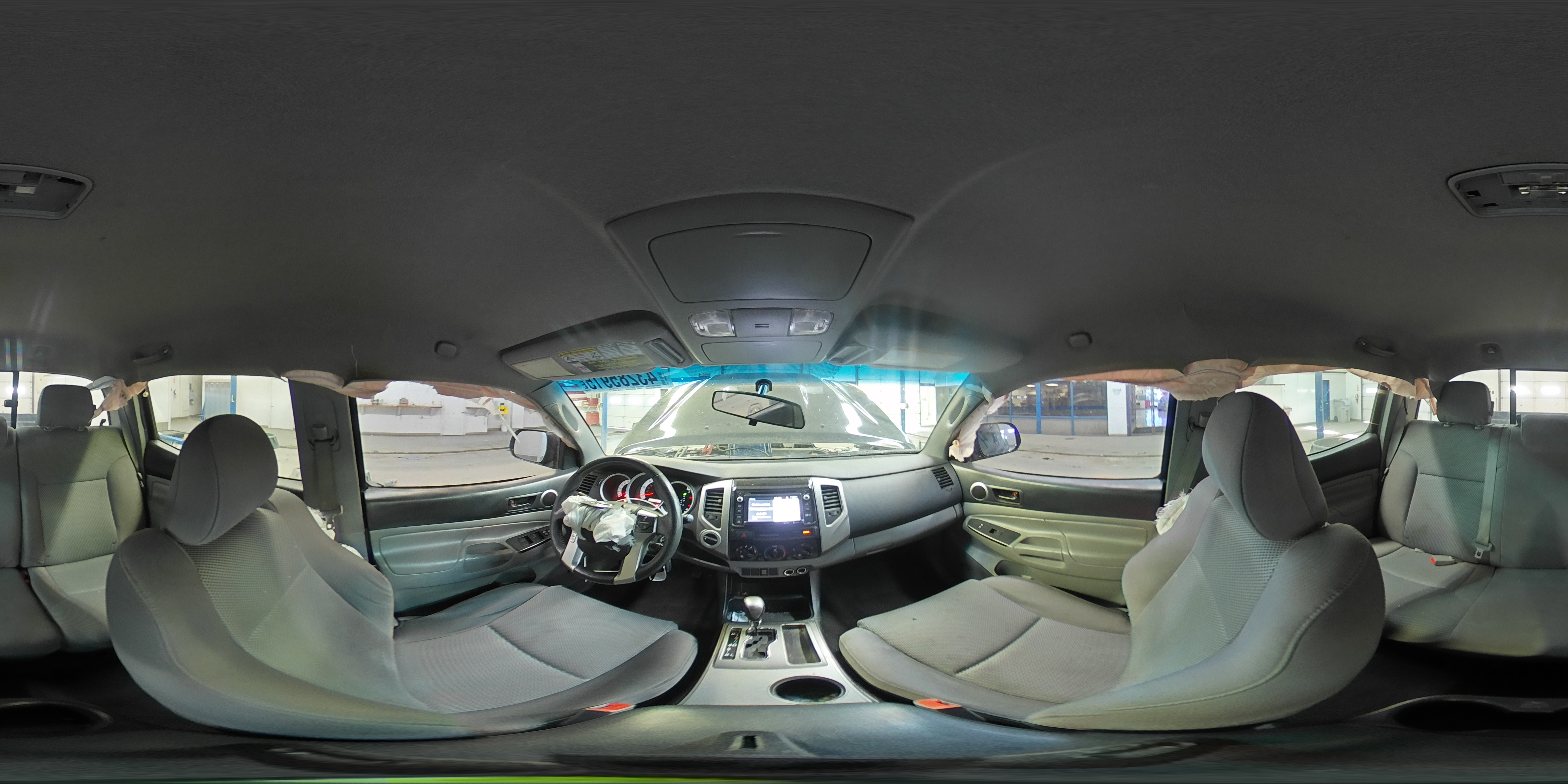 2015 Toyota Tacoma - Image 13