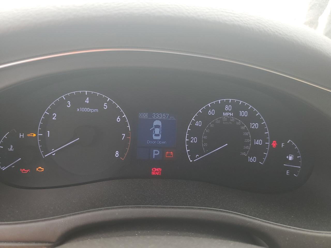 2014 Hyundai Genesis - Image 9