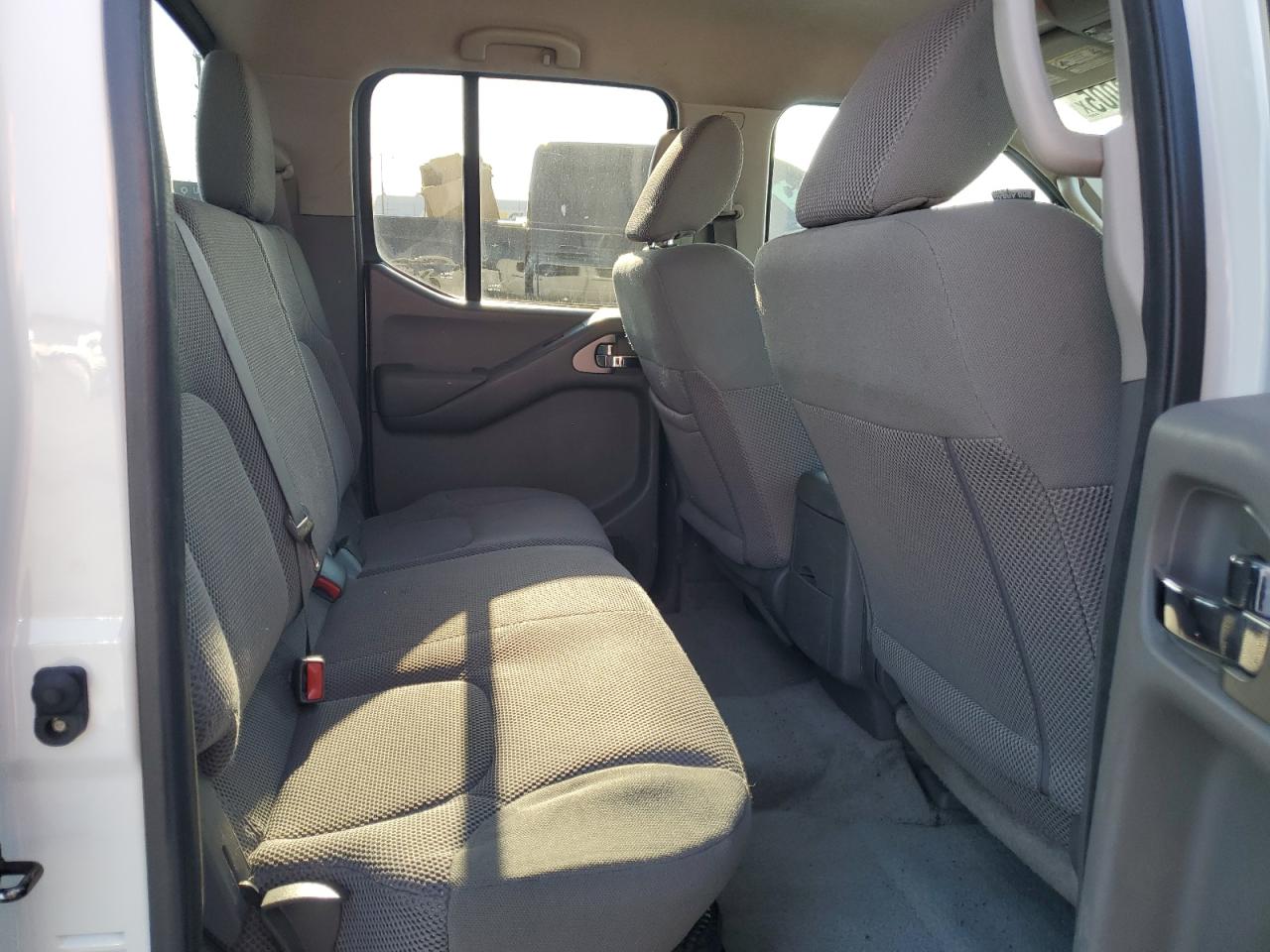 2016 Nissan Navara (Frontier) - Image 11