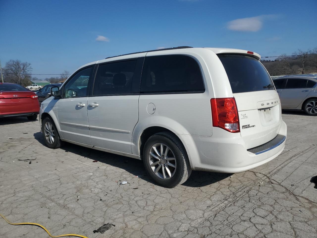 2013 Dodge Caravan - Image 2