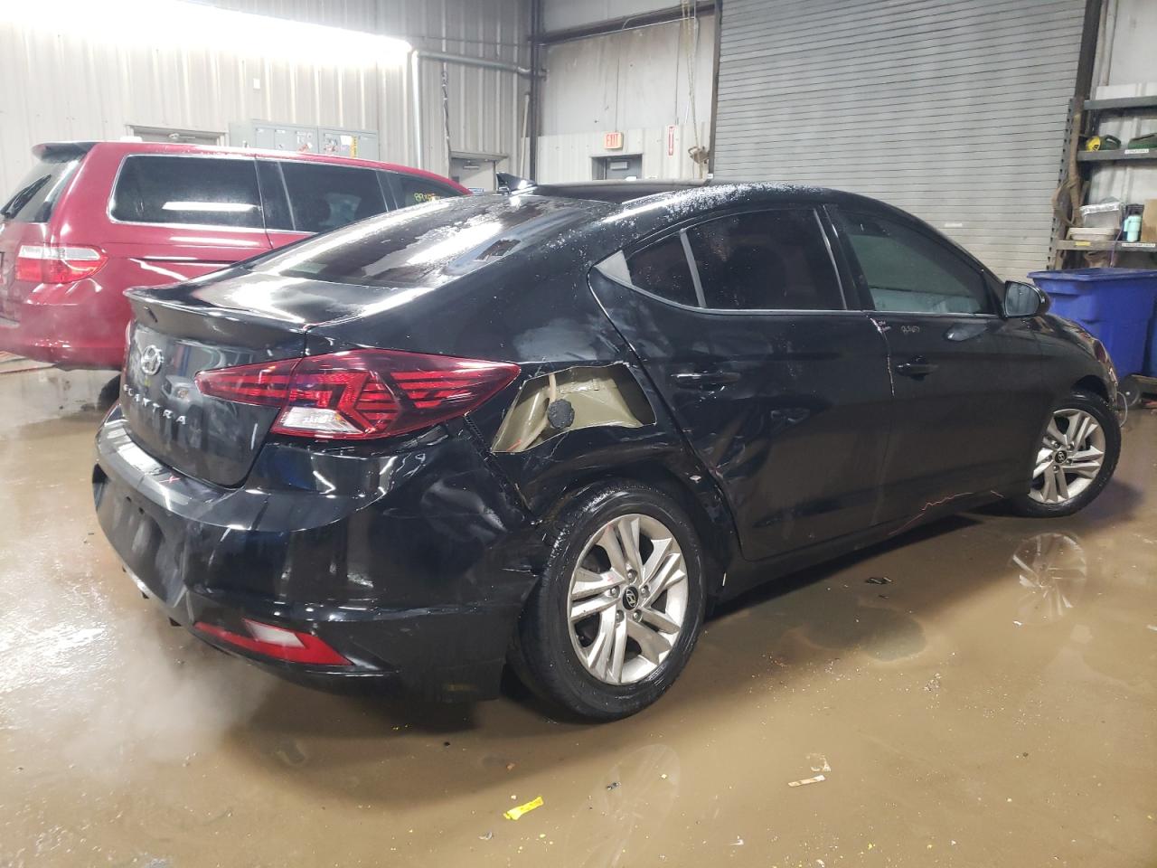 2019 Hyundai Elantra - Image 3