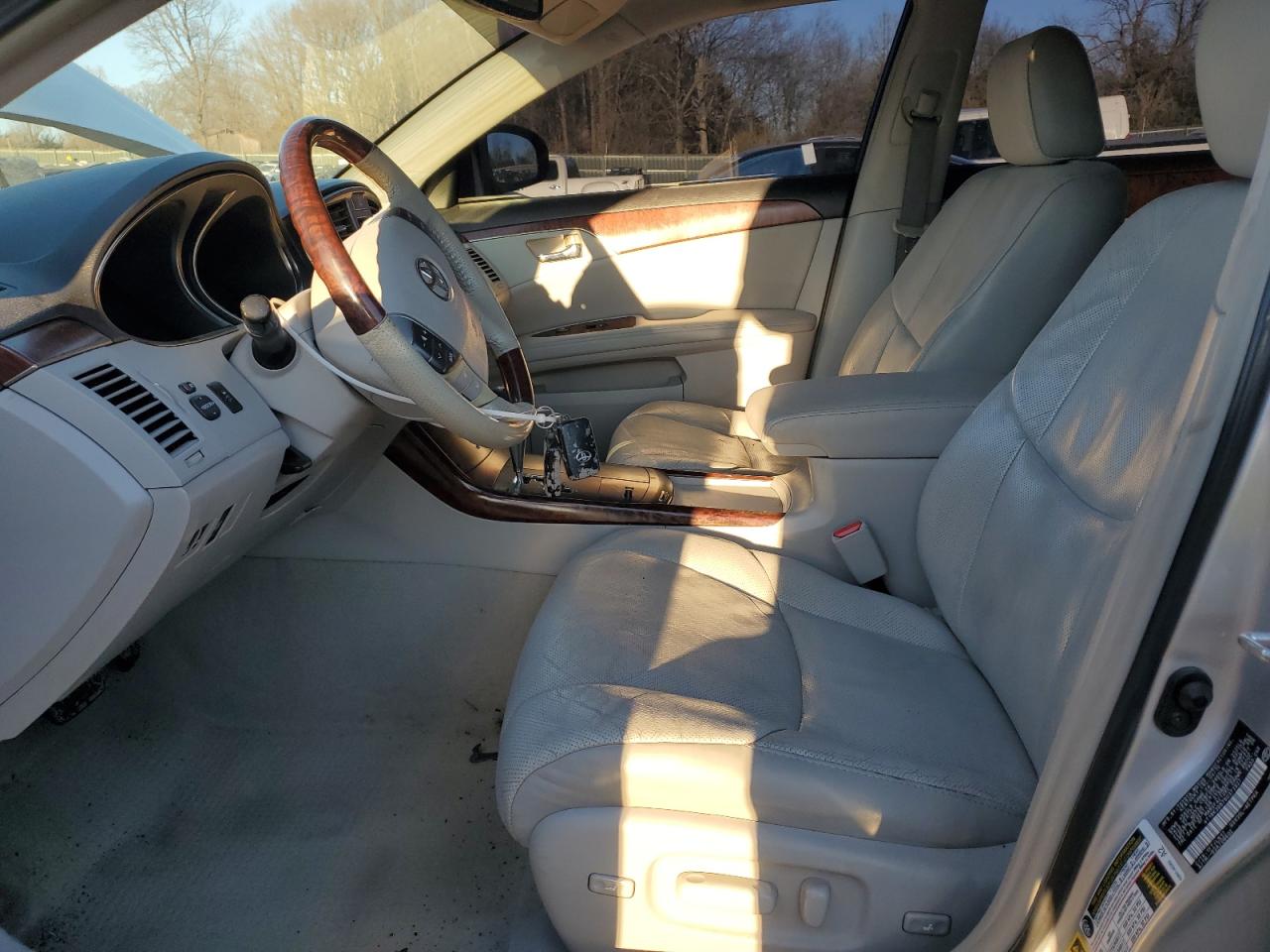 2011 Toyota Avalon - Image 7