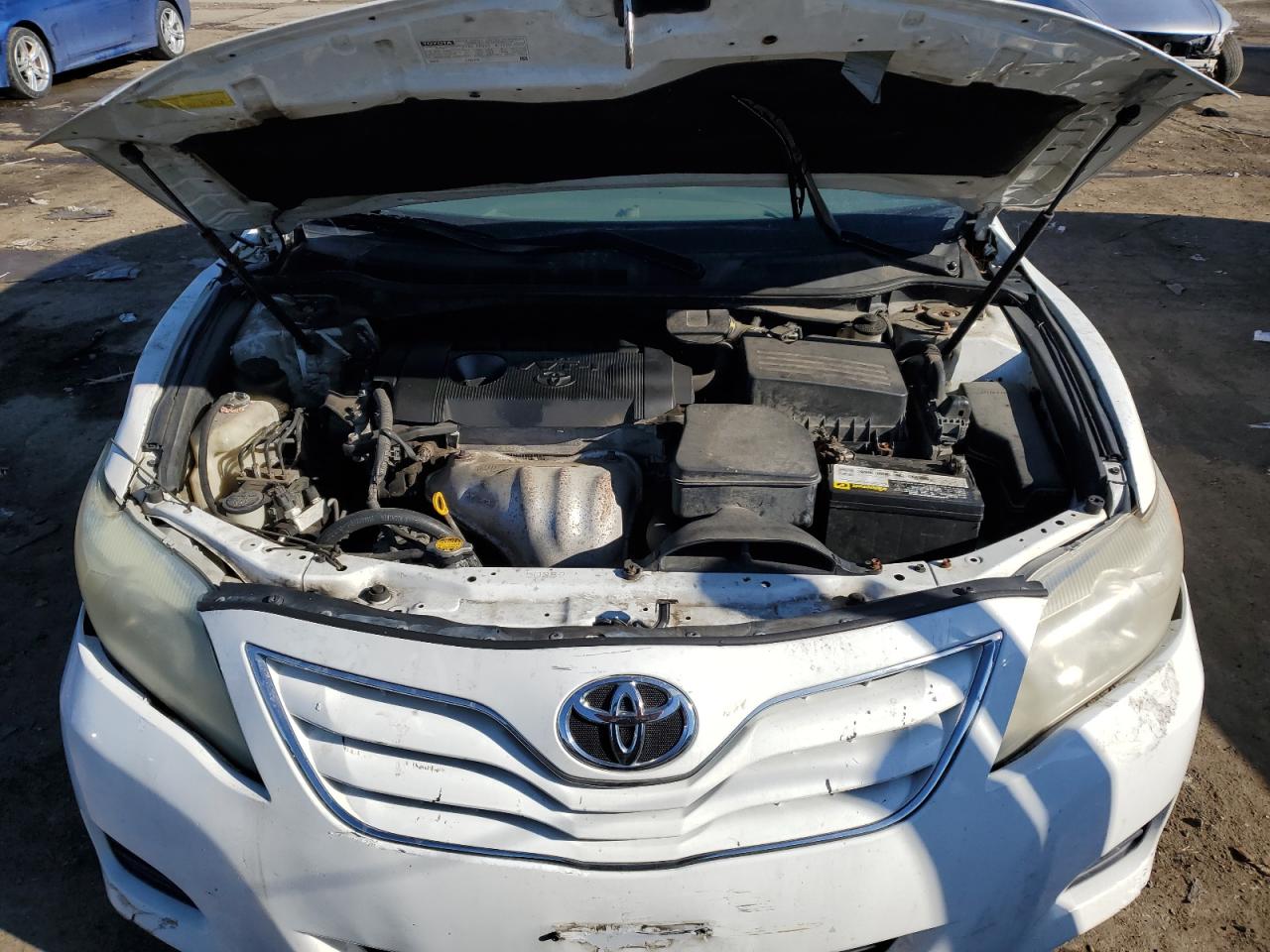 2011 Toyota Camry - Image 11