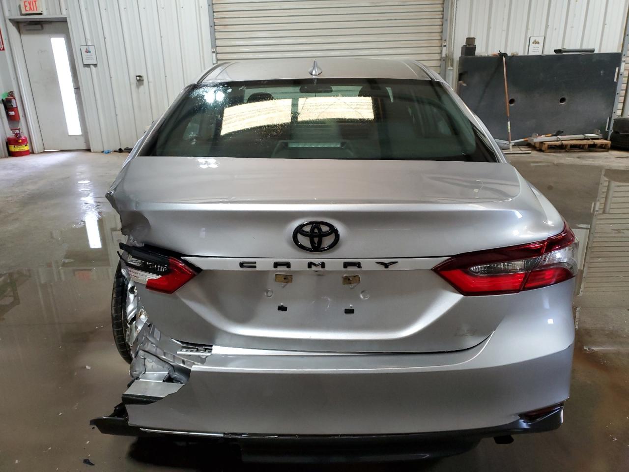2022 Toyota Camry - Image 6