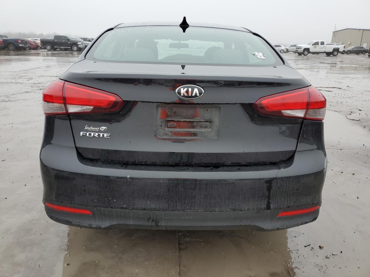 2017 Kia Forte - Image 6