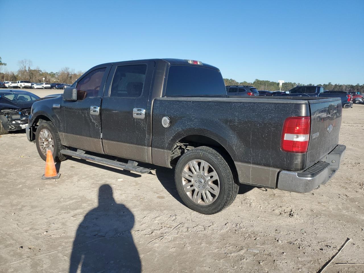 2005 Ford F-150 - Image 2