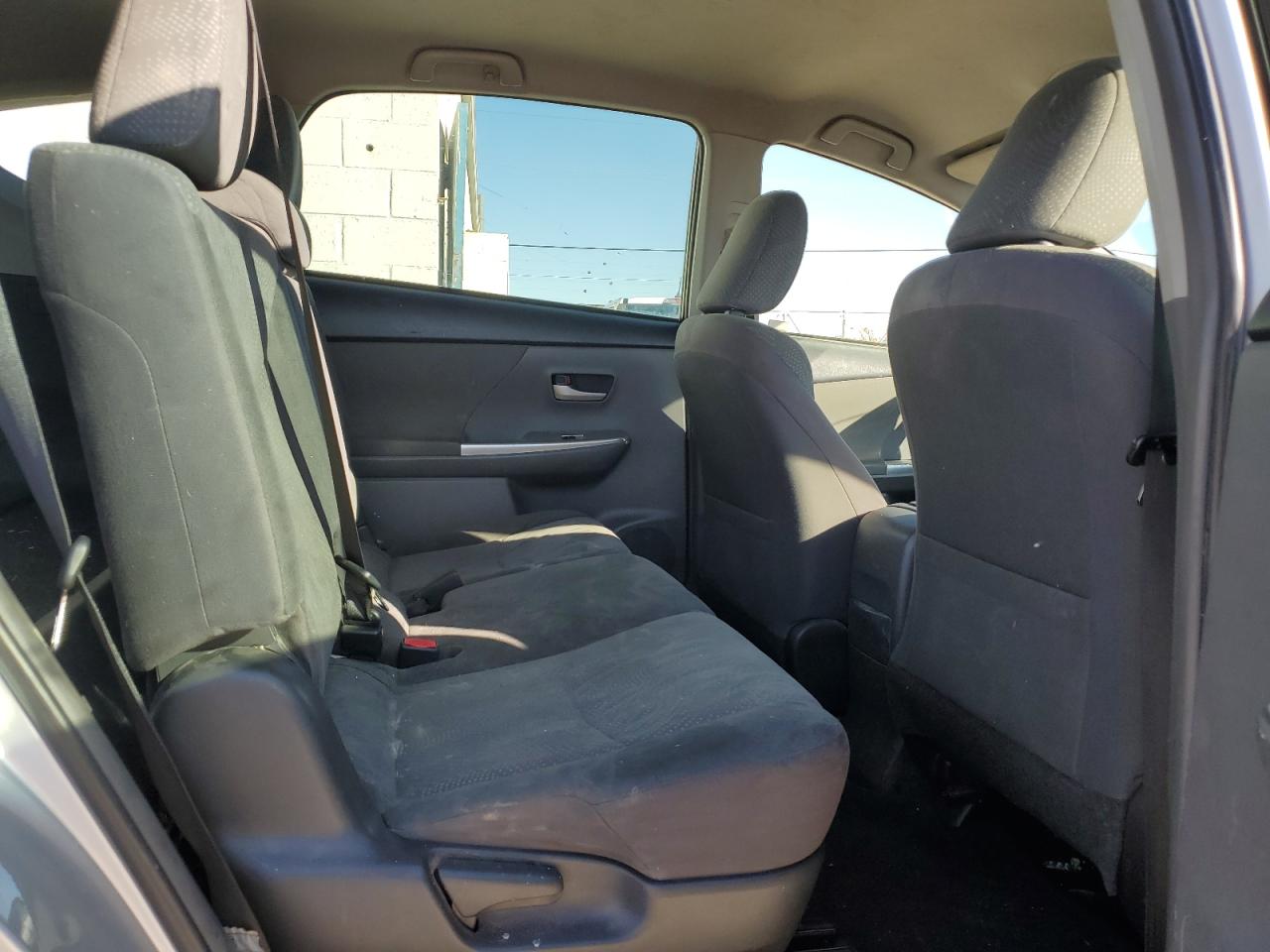 2014 Toyota Prius - Image 10