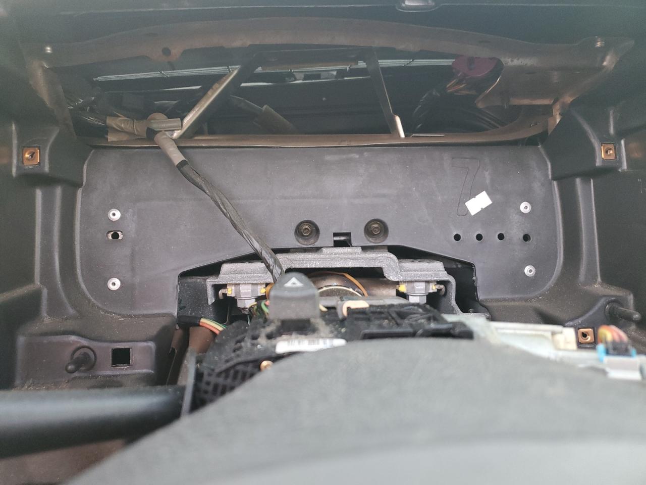 2005 GMC Yukon - Image 9