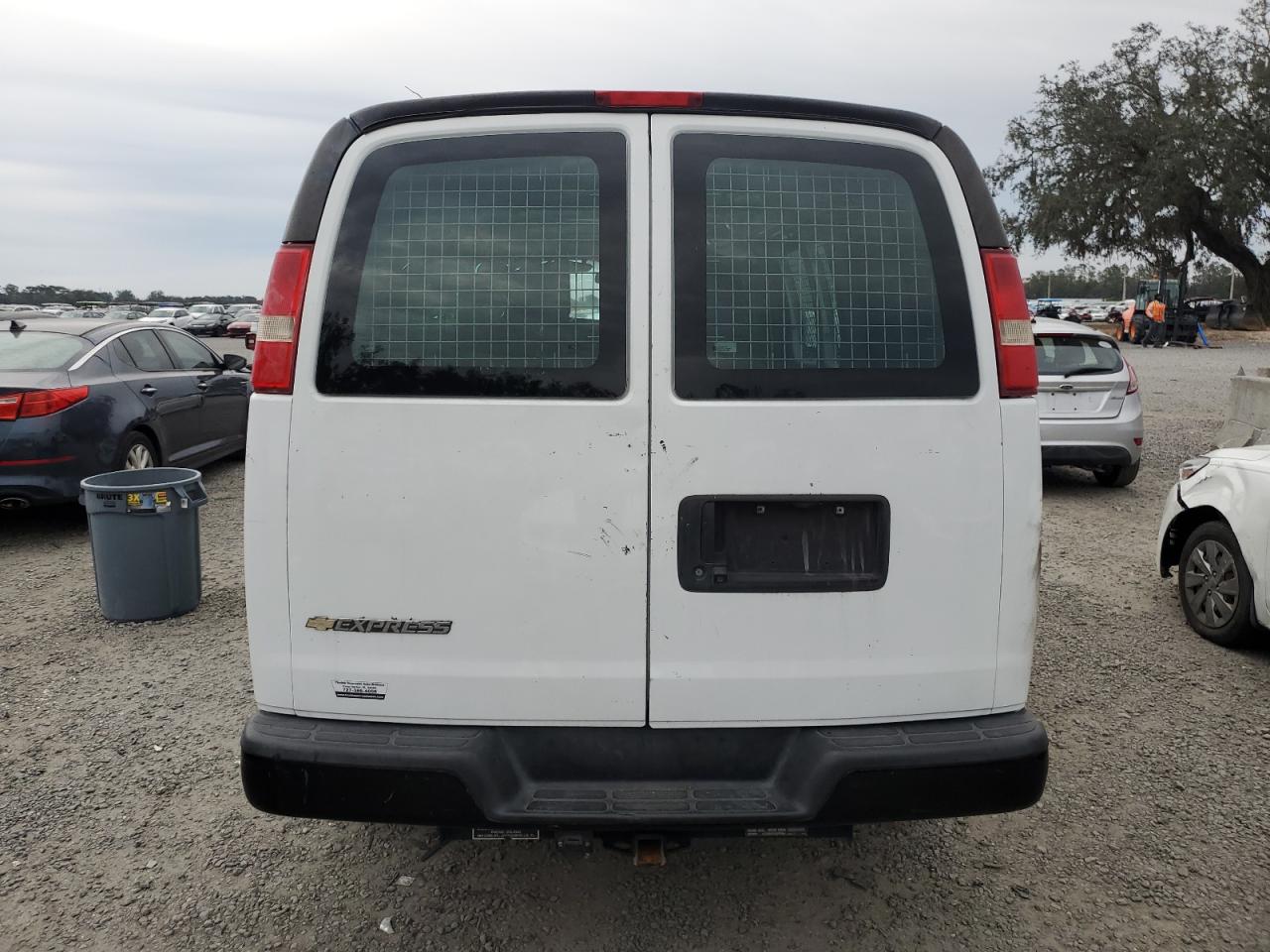 2017 Chevrolet Express VIN: 1GCWGASS4H1118453 Lot: 87353984