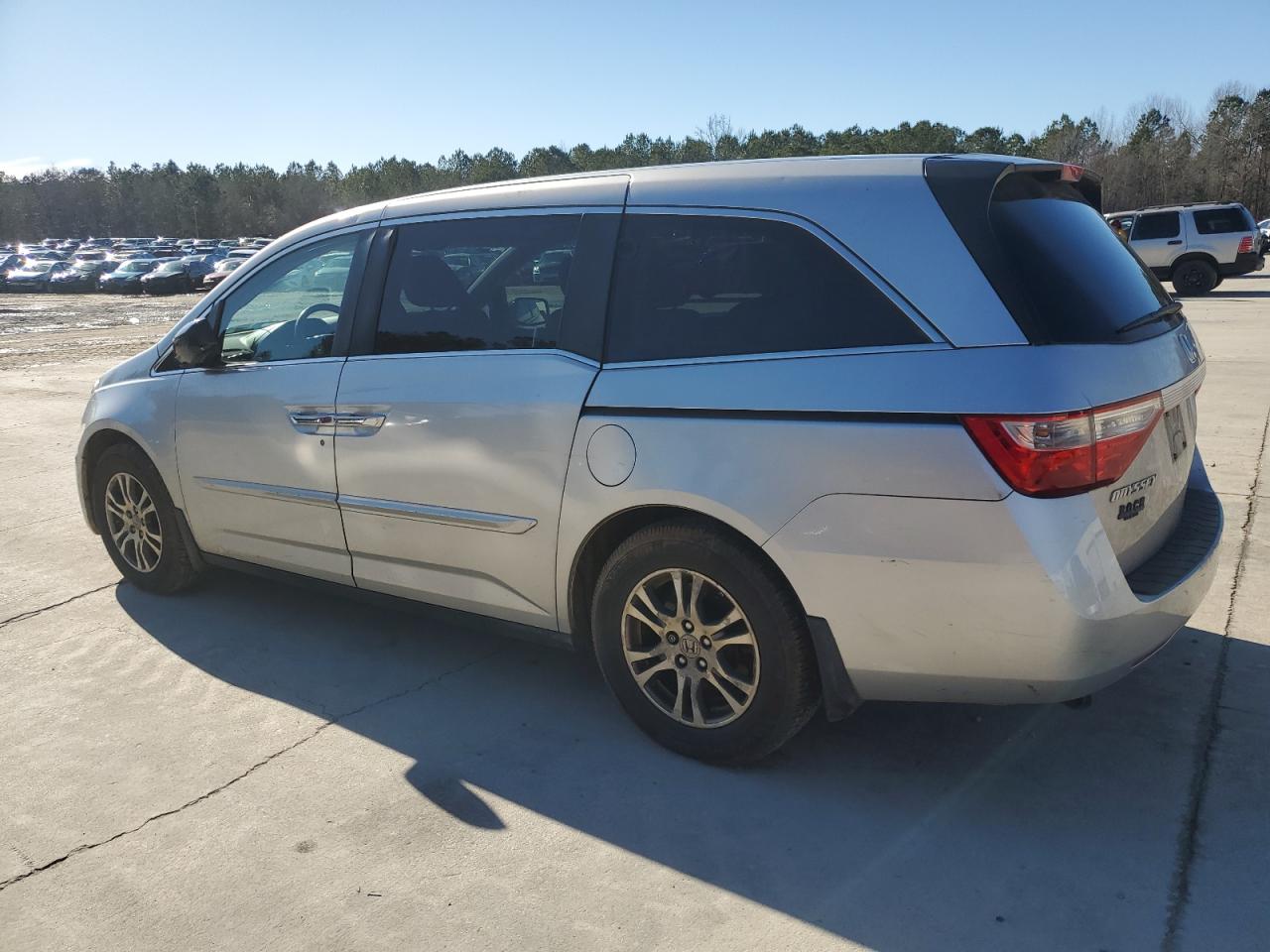 2011 Honda Odyssey - Image 2