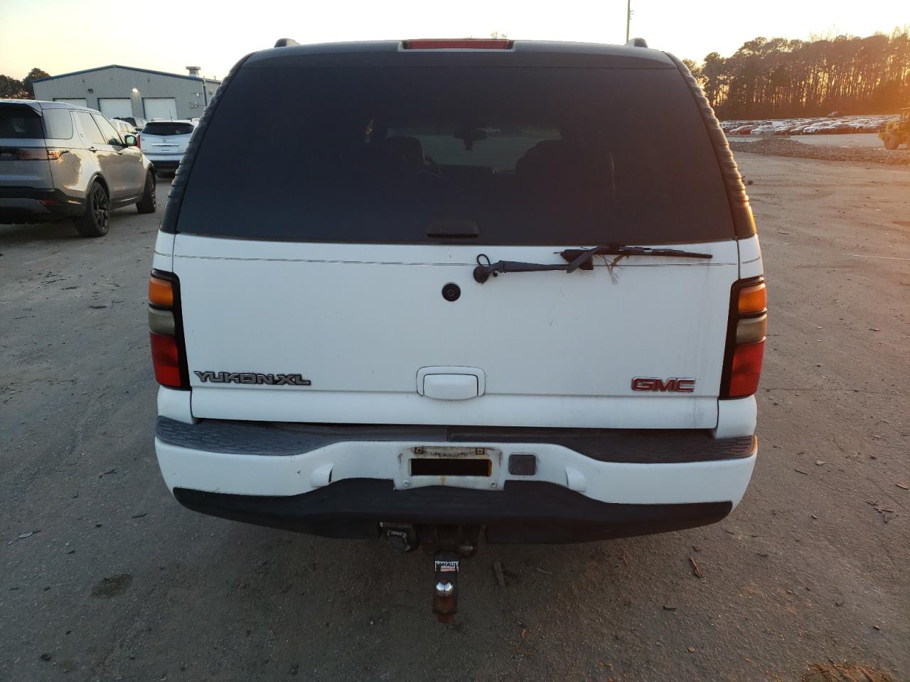 2005 GMC Yukon - Image 6