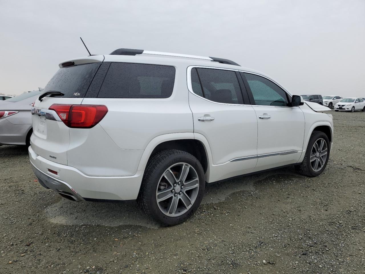 2018 GMC Acadia - Image 3