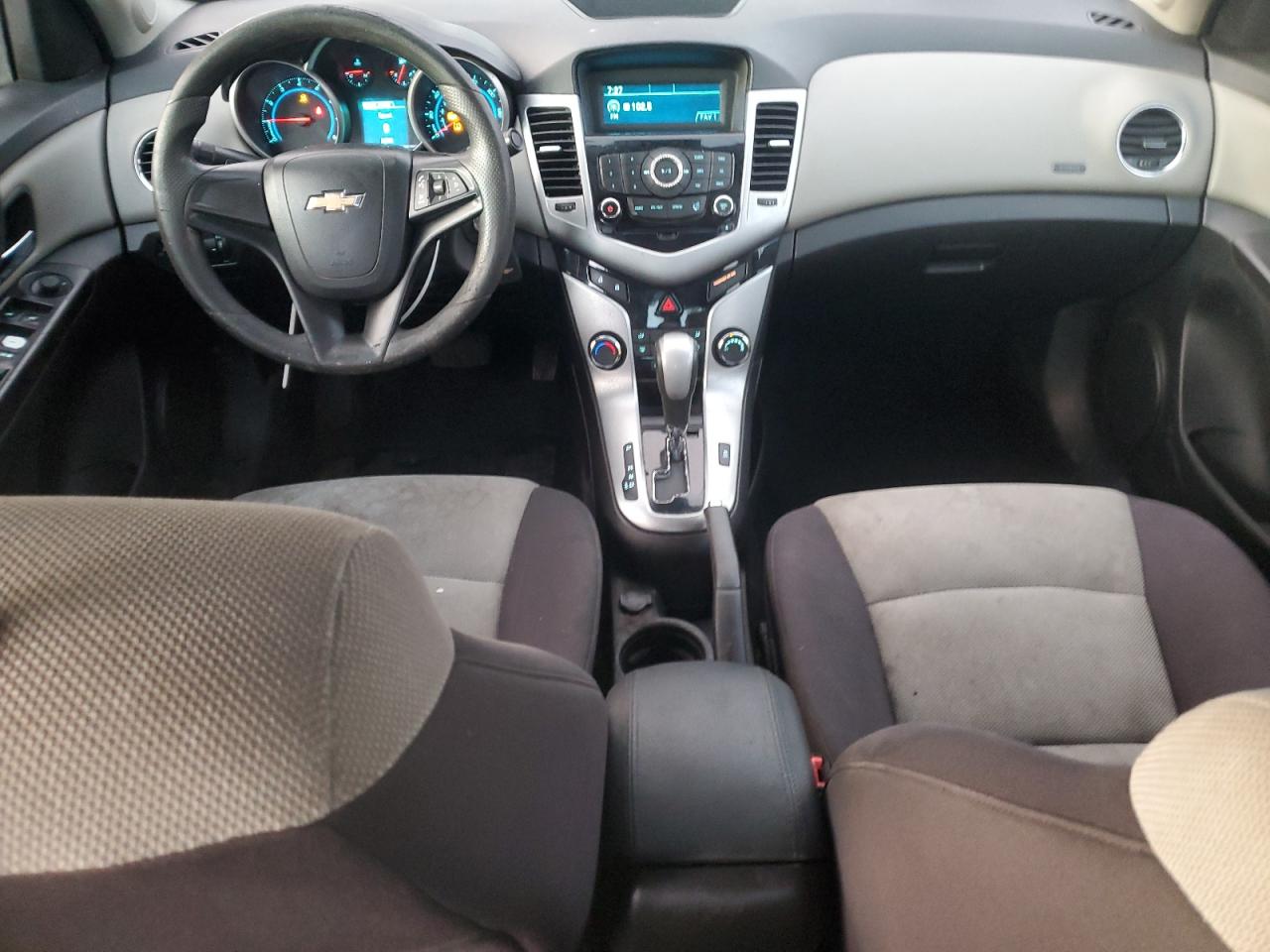 2014 Chevrolet Cruze - Image 8