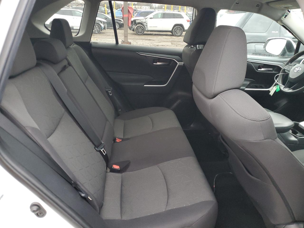 2021 Toyota RAV 4 - Image 11