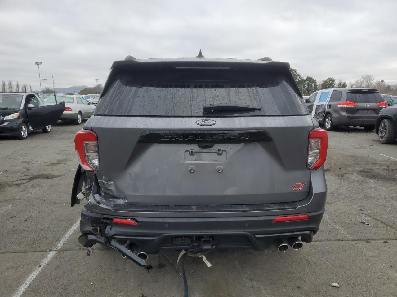 2023 Ford Explorer - Image 6