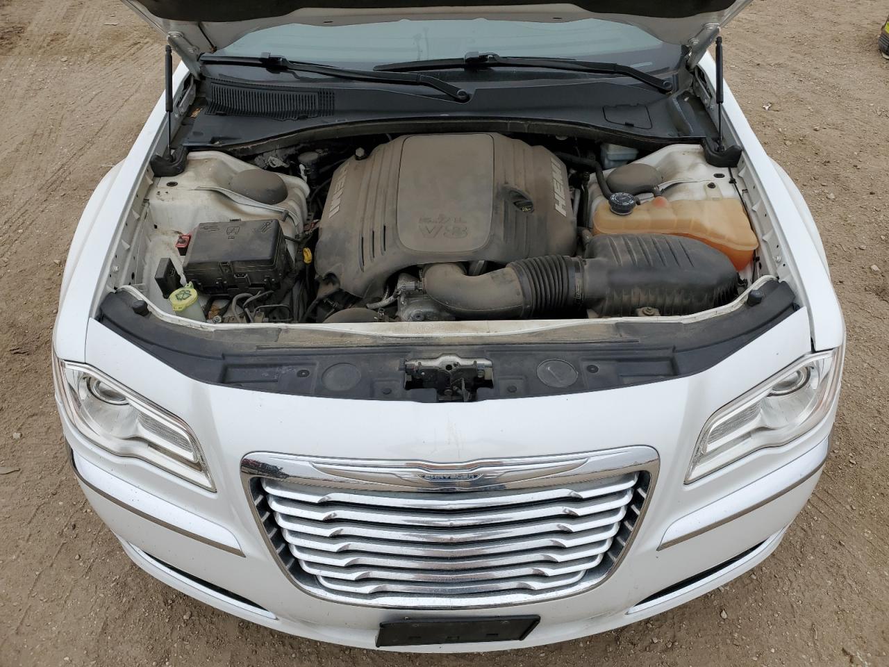 2012 Chrysler 300 - Image 11