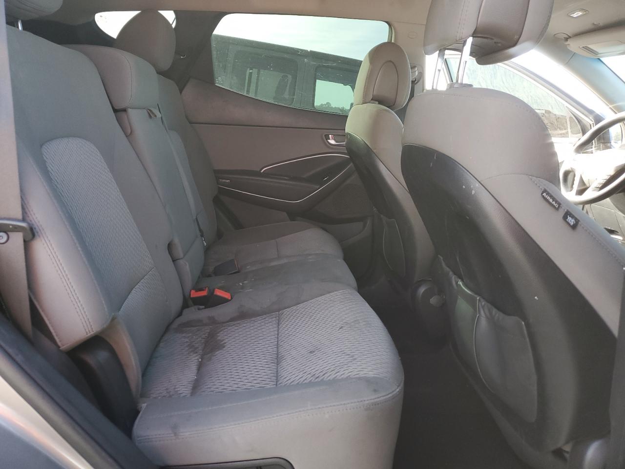 2018 Hyundai Santa Fe - Image 11