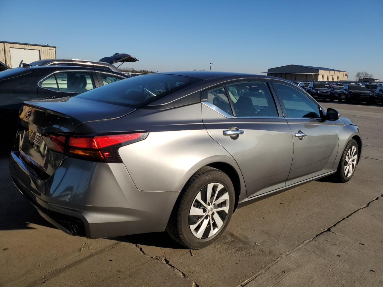 2021 Nissan Altima - Image 3