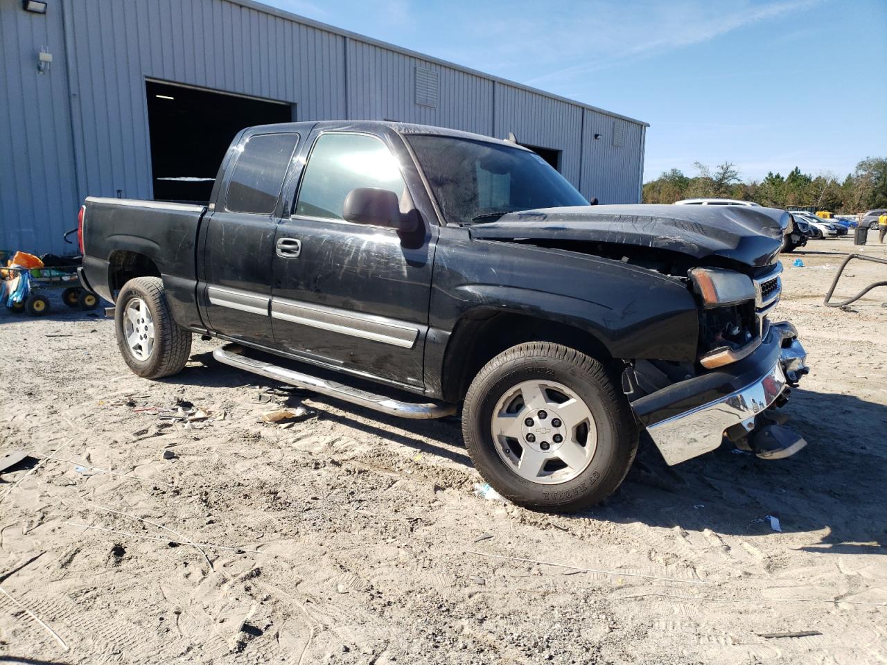 2006 Chevrolet Silverado - Image 4