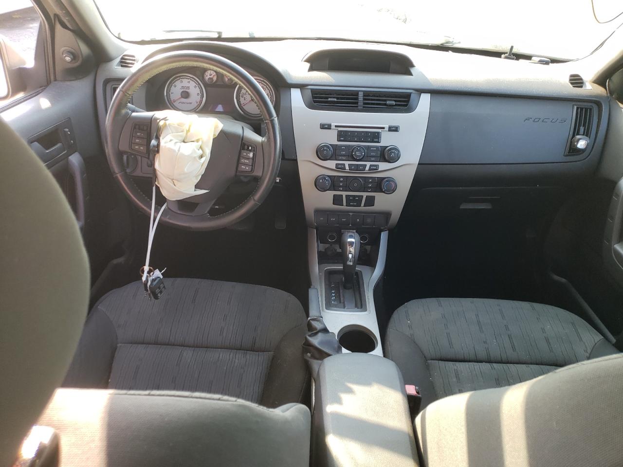 2010 Ford Focus - Image 8