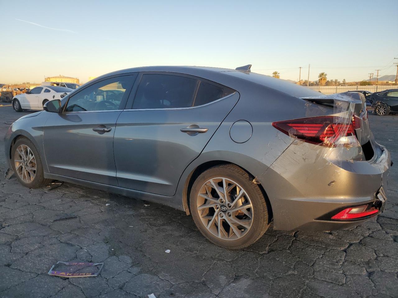 2019 Hyundai Elantra - Image 2