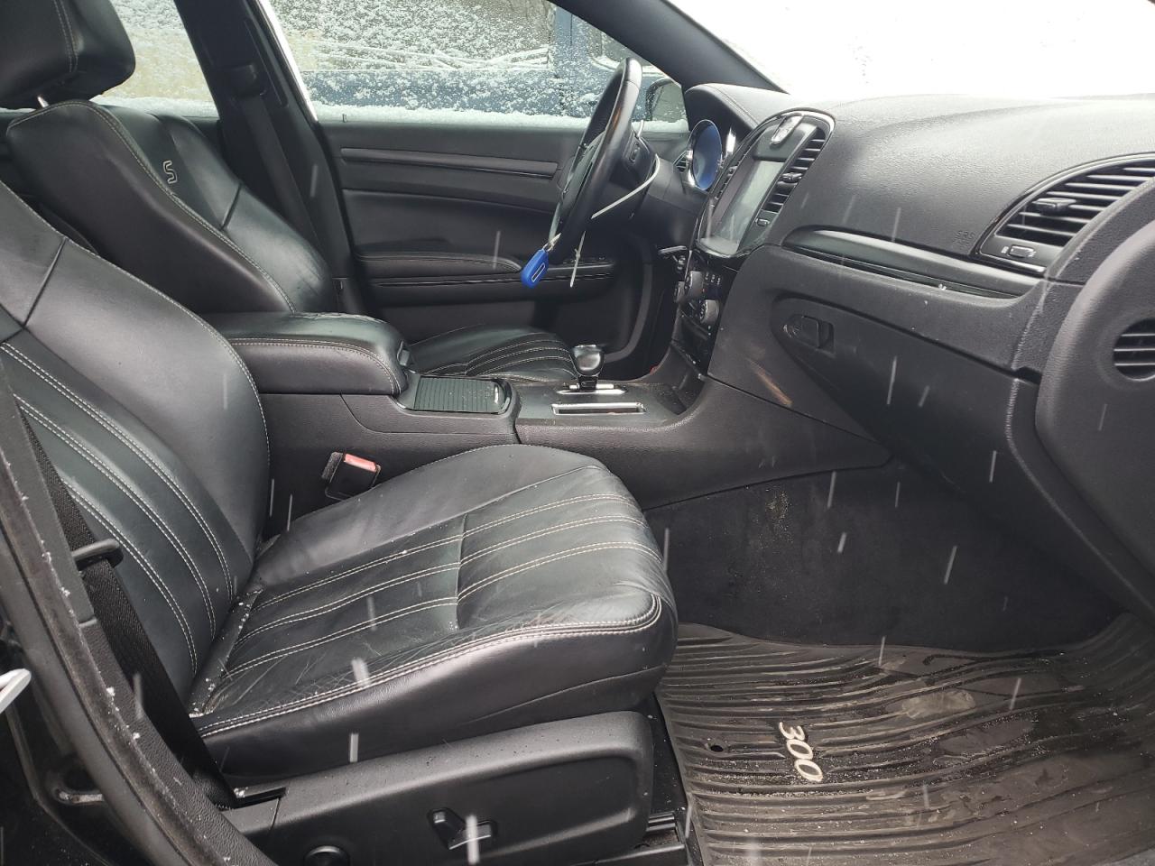 2013 Chrysler 300 - Image 7