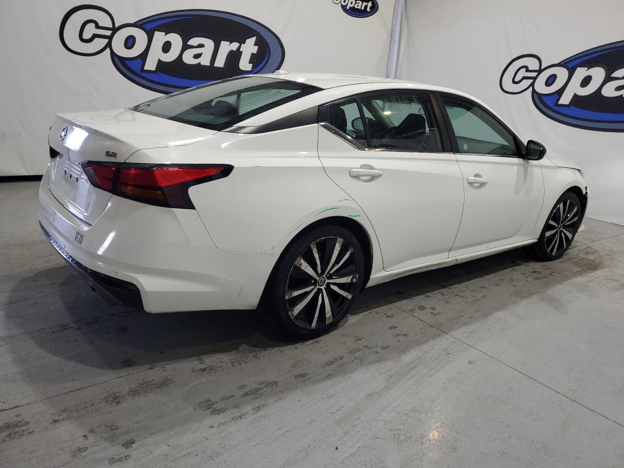 2021 Nissan Altima - Image 3