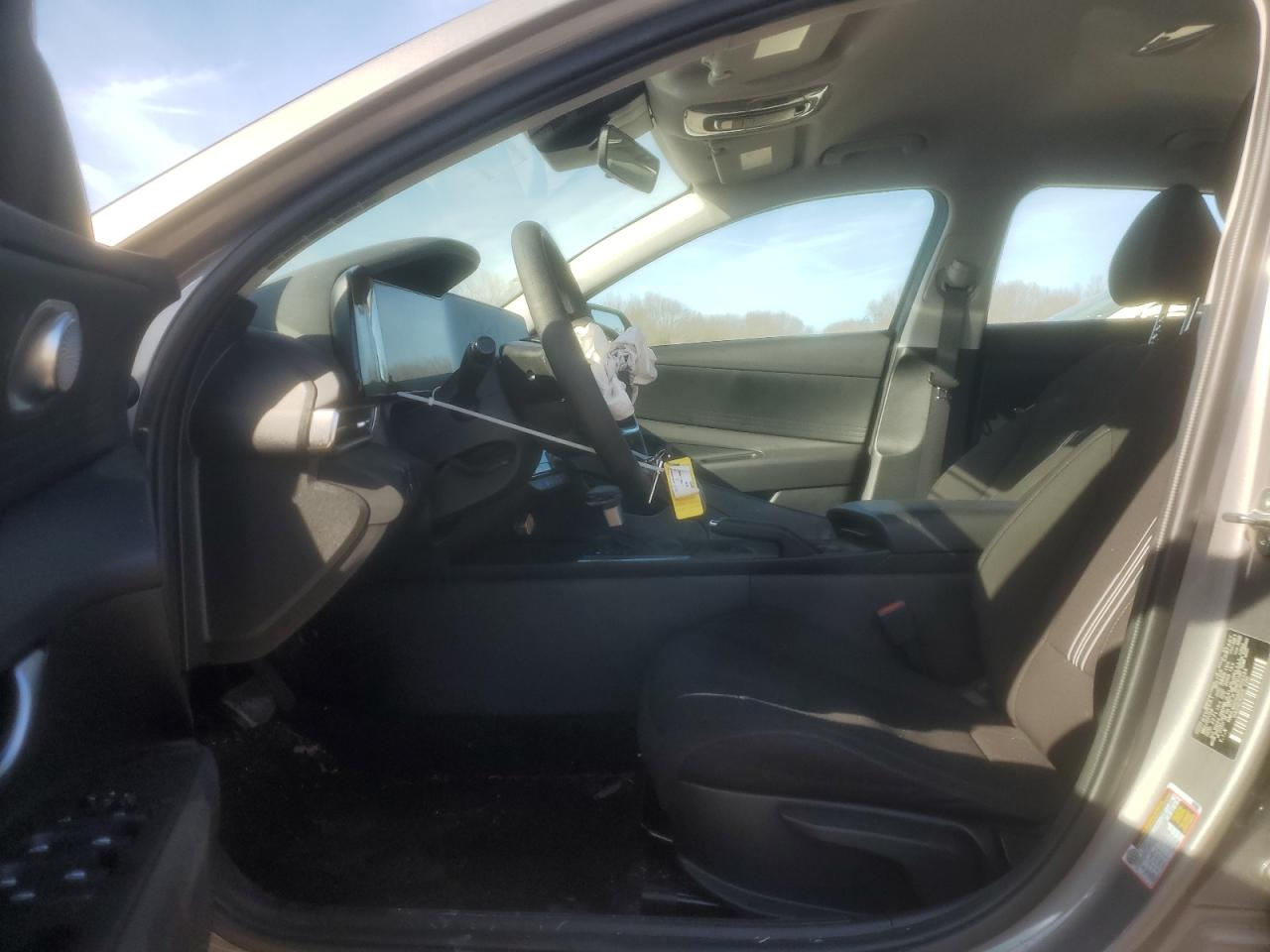 2024 Hyundai Elantra - Image 7