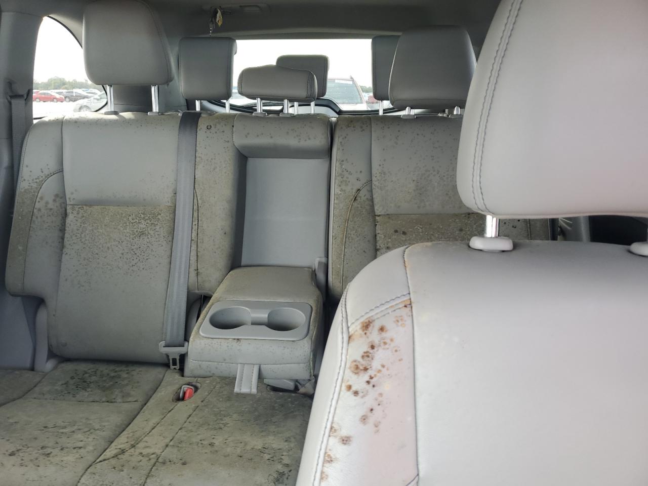 2016 Toyota Highlander - Image 10