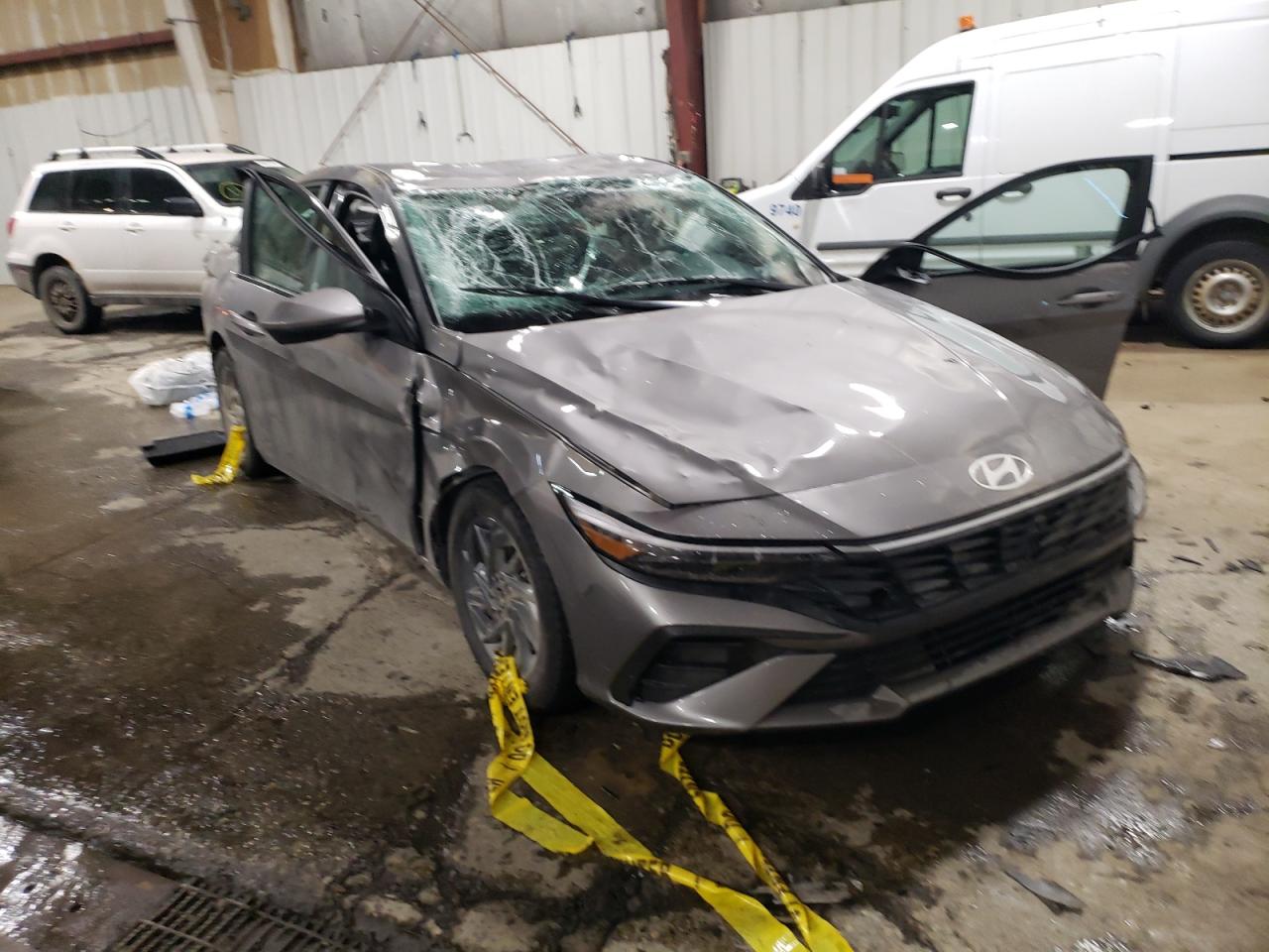 2024 Hyundai Elantra - Image 4