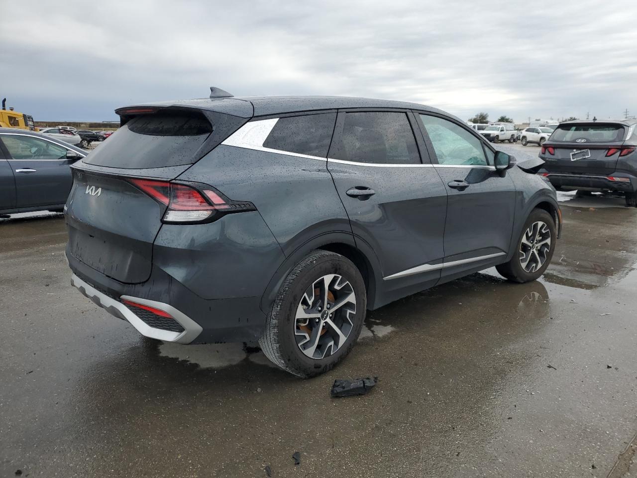 2024 Kia Sportage - Image 3