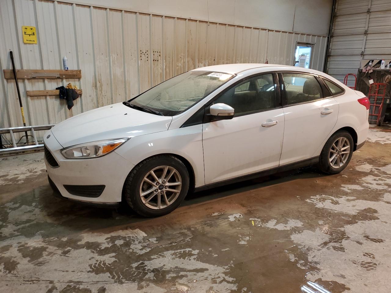 VIN 1FADP3F20FL384964 2015 FORD FOCUS no.1