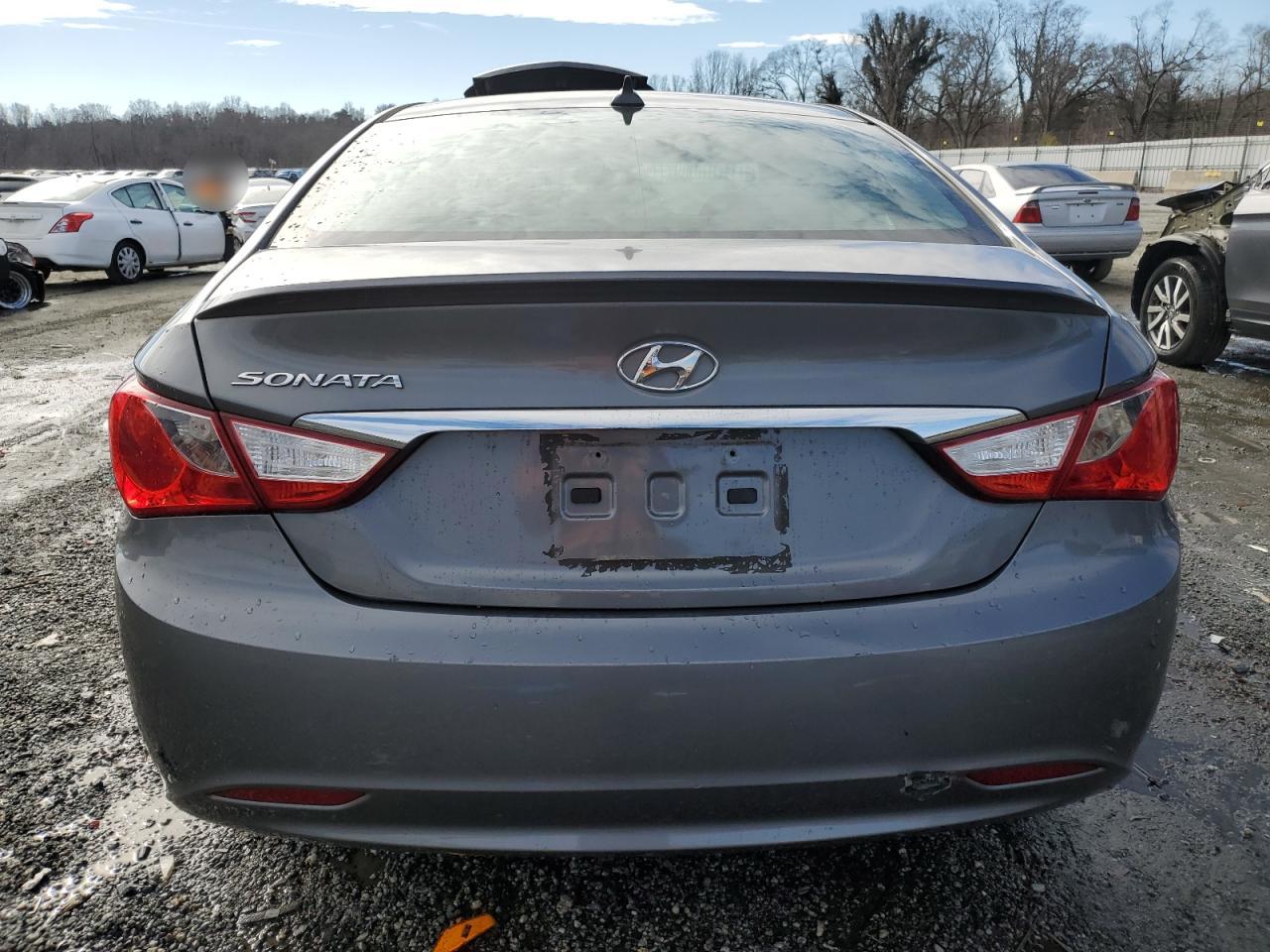 2013 Hyundai Sonata - Image 6