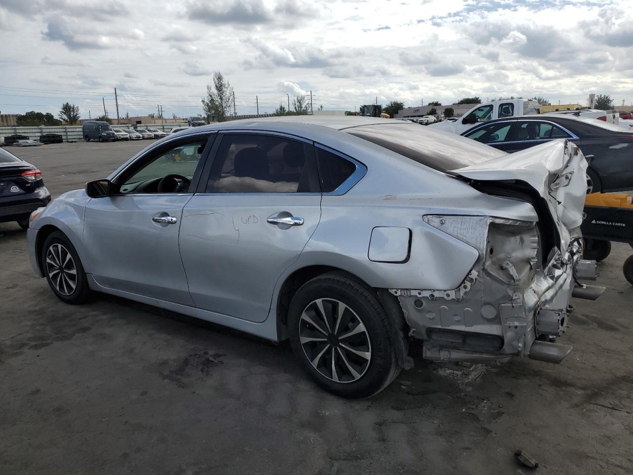 2015 Nissan Altima - Image 2