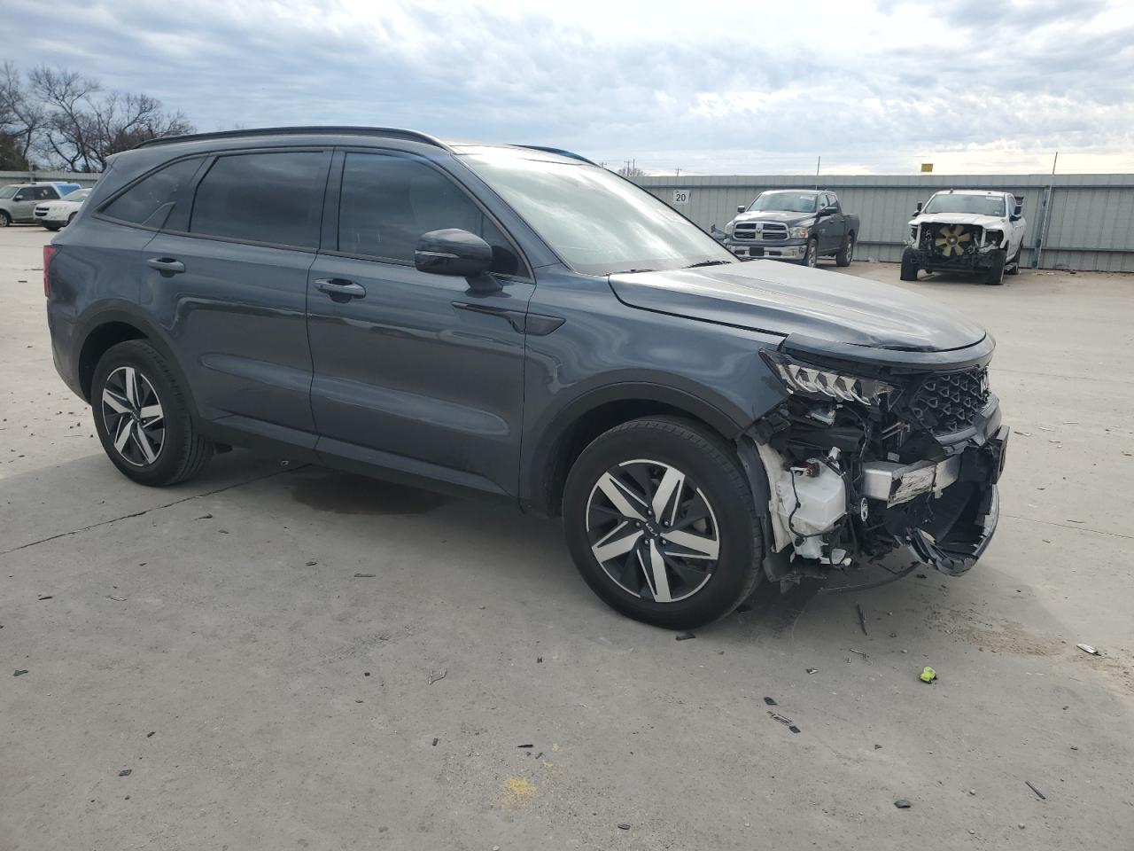 2023 Kia Sorento - Image 4