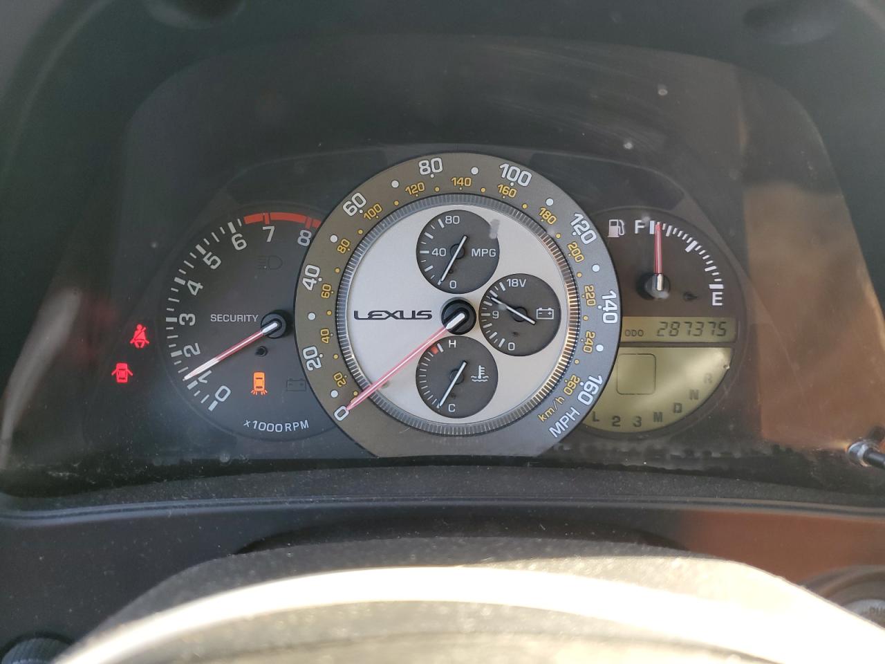 2003 Lexus IS - Image 9