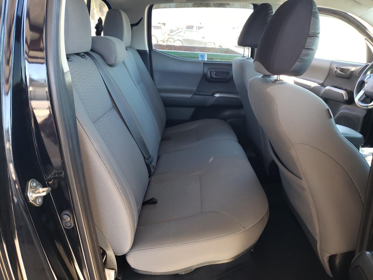 2019 Toyota Tacoma - Image 10