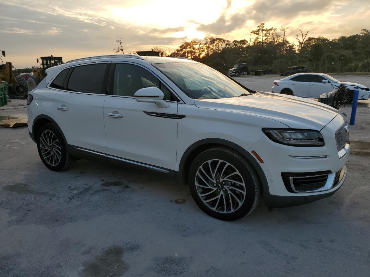 2020 Lincoln Nautilus - Image 4