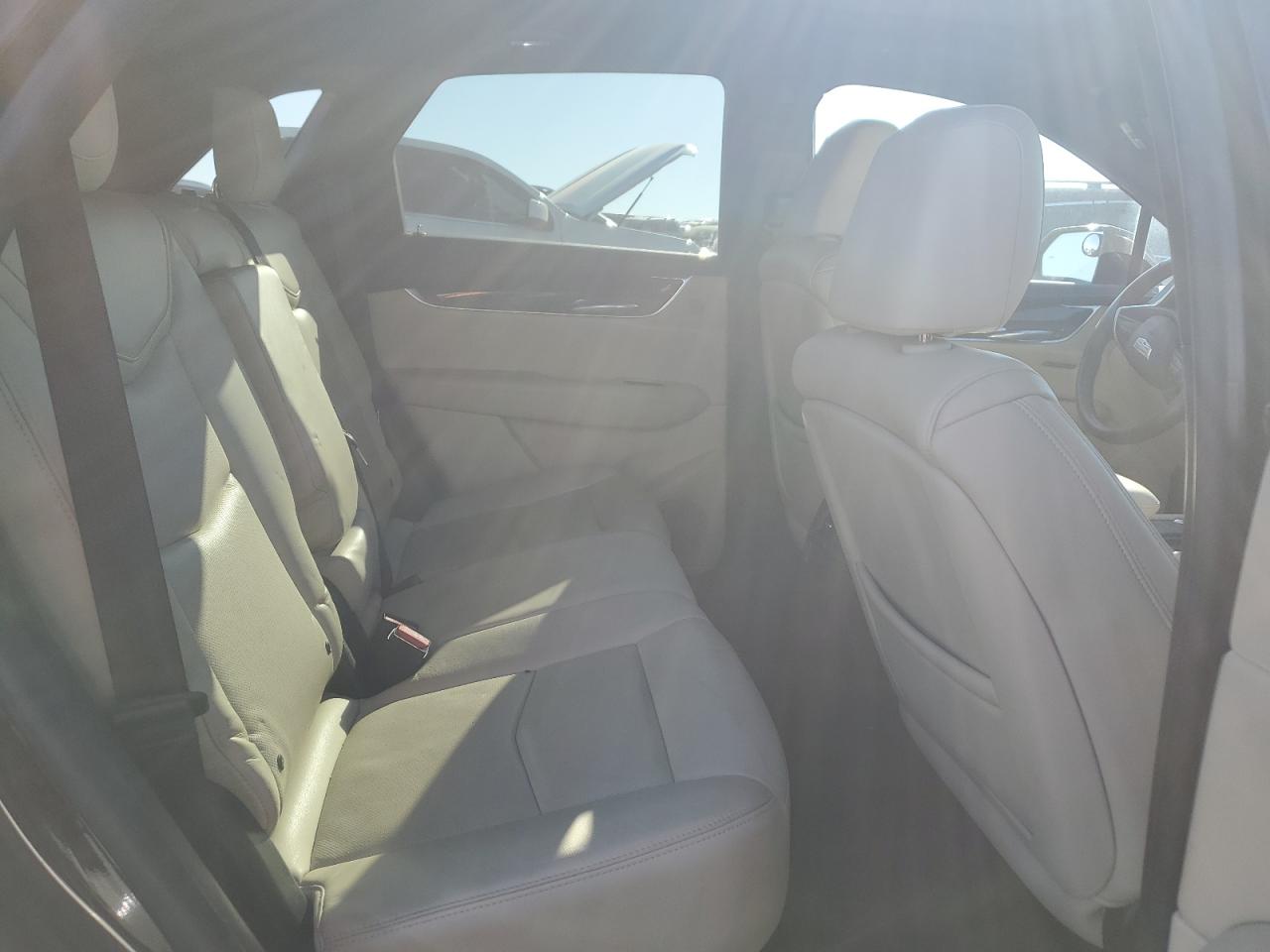 2017 Cadillac XT5 - Image 11