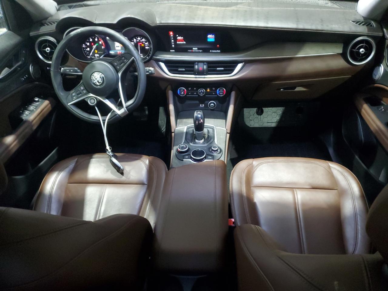 2019 Alfa Romeo Stelvio - Image 8
