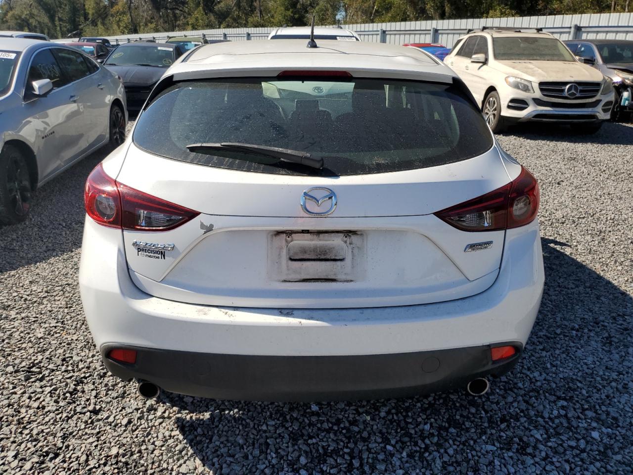 2015 Mazda 3 - Image 6