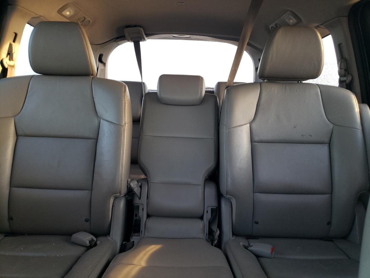 2015 Honda Odyssey - Image 10
