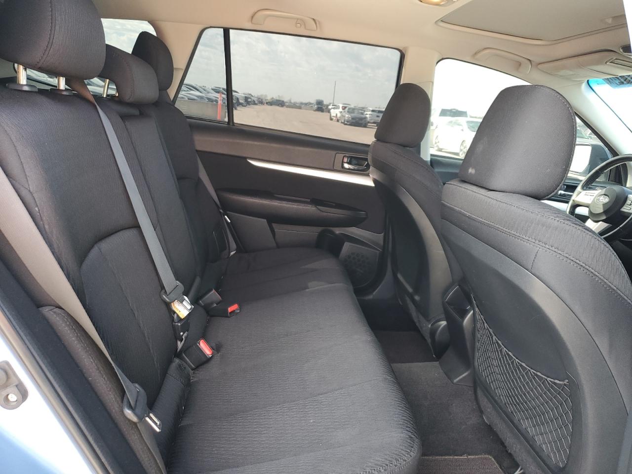 2010 Subaru Outback - Image 11