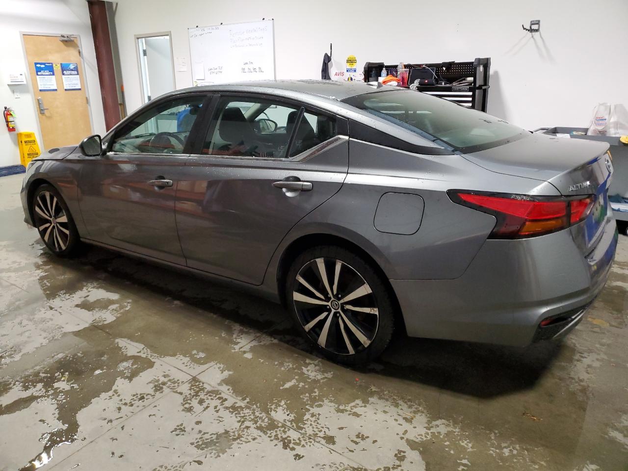 2022 Nissan Altima - Image 2