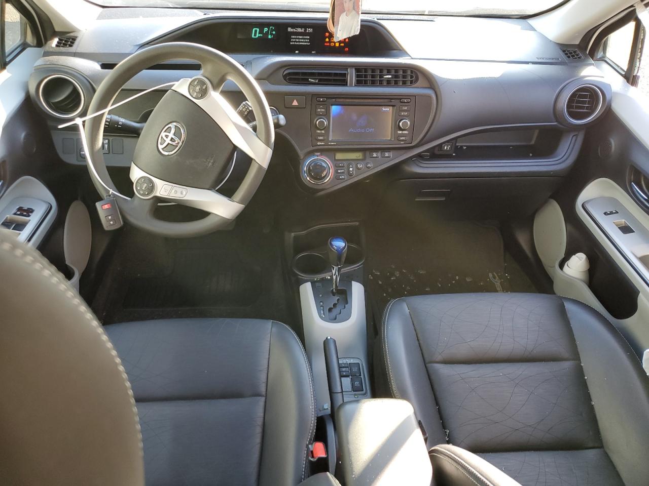 2012 Toyota Prius - Image 8
